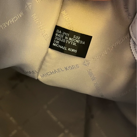 Michael Kors Purse - Picture 4 of 14